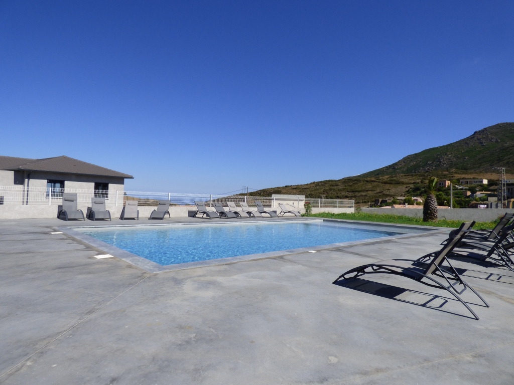 Piscine vue sur le Golfe de St Florent